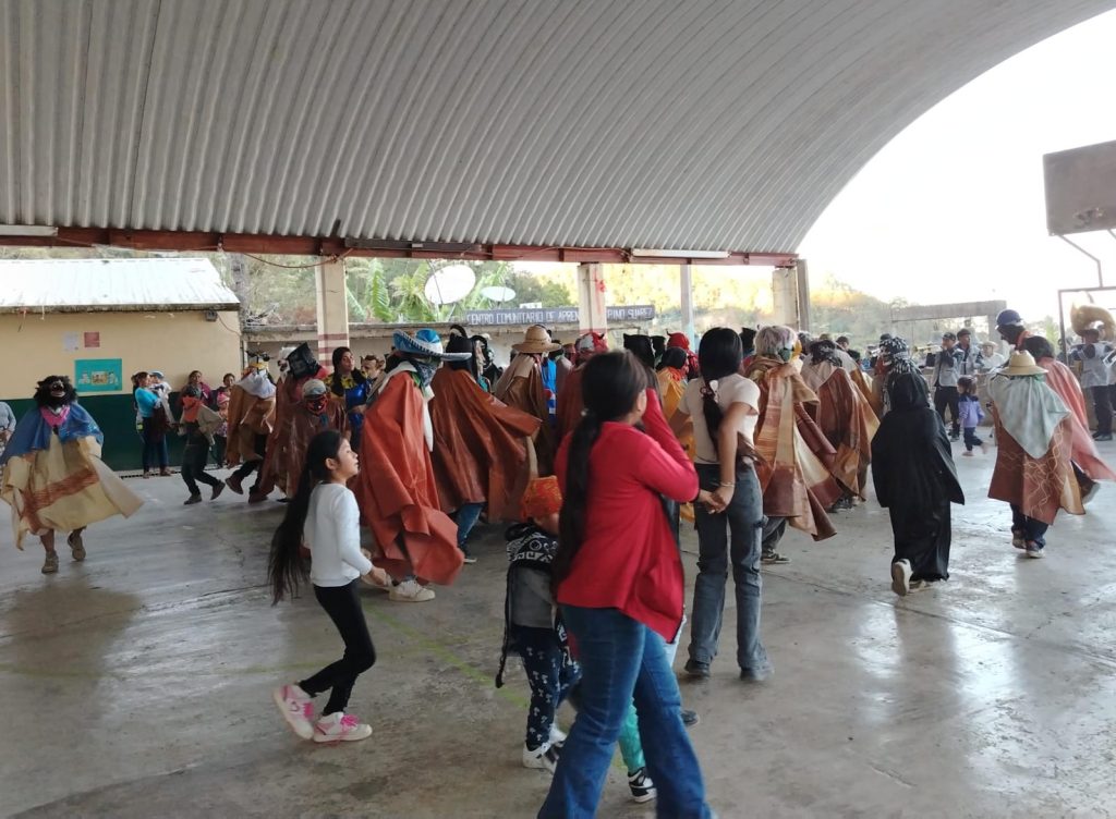 La comunidad de Pino Suárez, en el municipio de Zontecomatlán de López y Fuentes, celebra durante seis días su Carnaval.