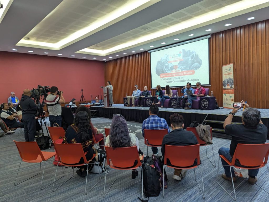 Medios comunitarios realizan foro sobre libertad de expresión