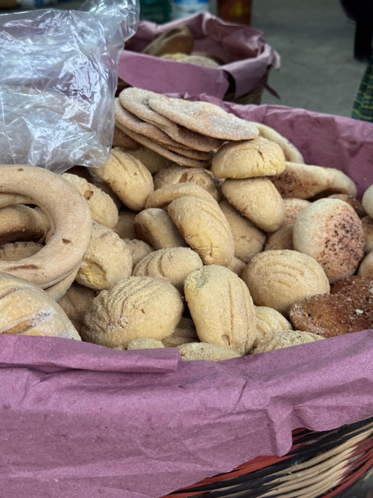 El pan artesanal continúa en el municipio de Chicontepec.